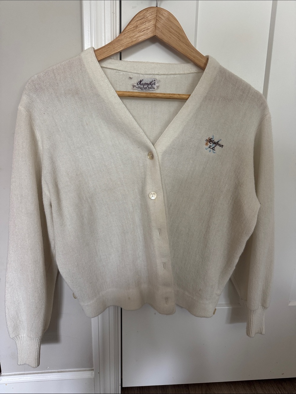 Vintage Cream V-Neck Embroidered Cardigan by Vintage